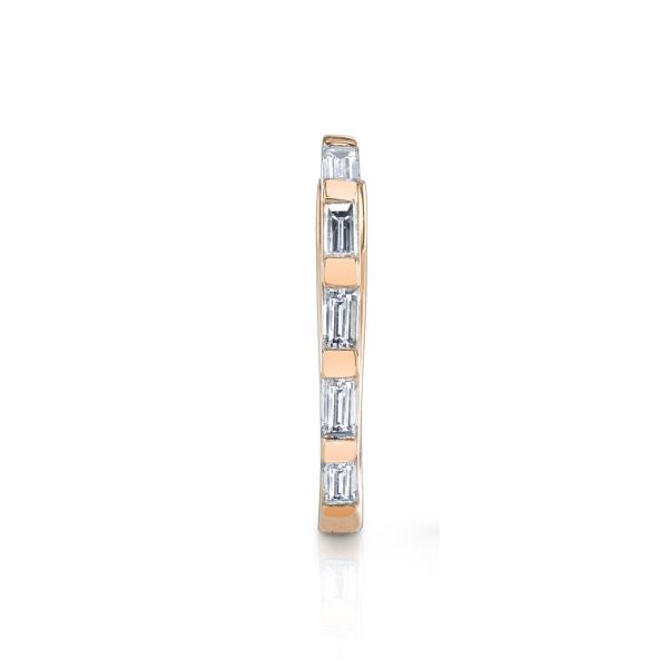 SINGLE DIAMOND BAGUETTE MINI HUGGIE