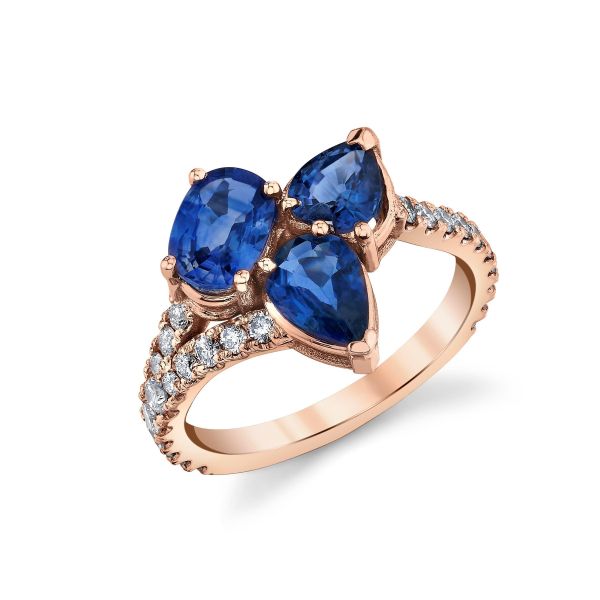 BLUE SAPPHIRE CLUSTER & DIAMOND BAND RING