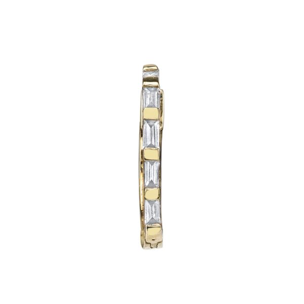 SINGLE DIAMOND BAGUETTE MINI HUGGIE