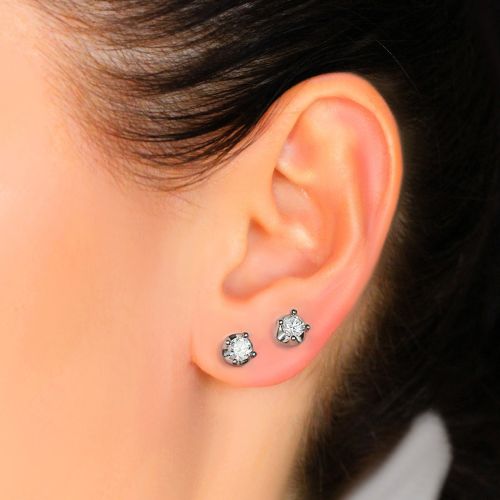 Diamond Bachata Stud