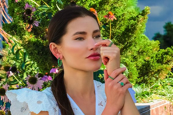 Emerald Earrings Hydra