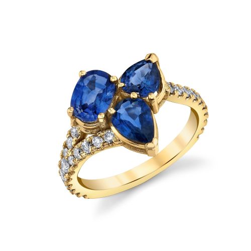 BLUE SAPPHIRE CLUSTER & DIAMOND BAND RING
