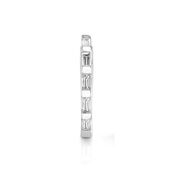 SINGLE DIAMOND BAGUETTE MINI HUGGIE