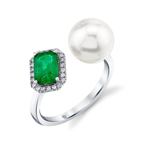 PEARL & EMERALD TILTED HALO TWIN RING